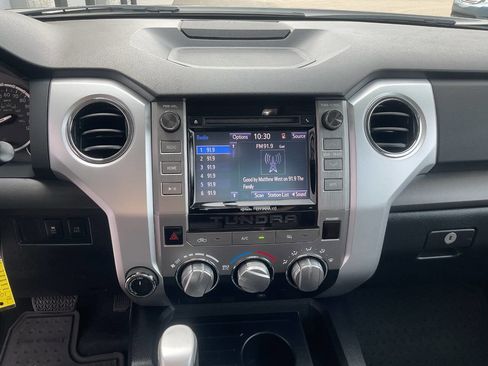 Used 2014 Toyota Tundra SR5 w/ SR5 Upgrade Package image 20