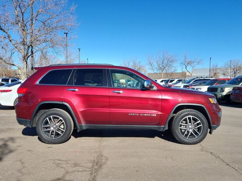 Used 2019 Jeep Grand Cherokee Limited image 2