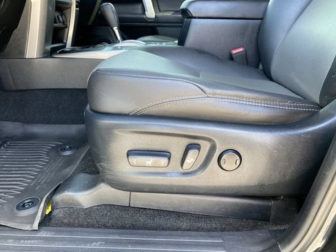Used 2021 Toyota 4Runner SR5 Premium w/ Moonroof Package RWD image 22