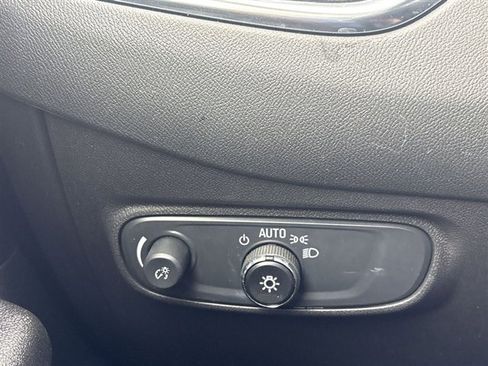 Certified 2024 Chevrolet Equinox LT FWD image 17