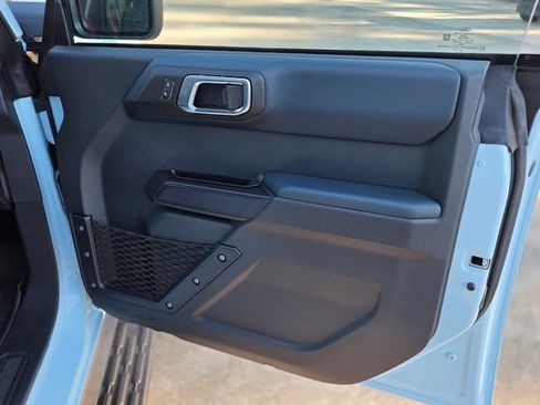 Used 2025 Ford Bronco Heritage Edition image 14