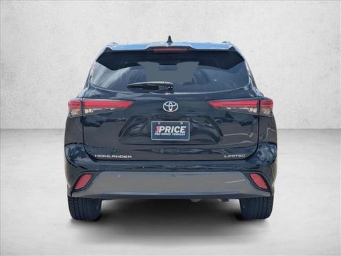 Used 2022 Toyota Highlander Limited FWD image 6