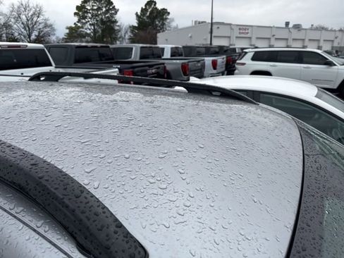 Used 2017 Jeep Cherokee Limited image 7