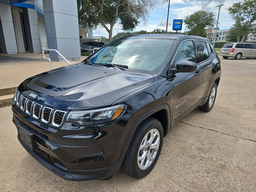 Used 2025 Jeep Compass Sport w/ Mopar Graphics Package AWD/4WD image 2