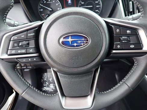 Used 2025 Subaru Outback Premium AWD/4WD image 17