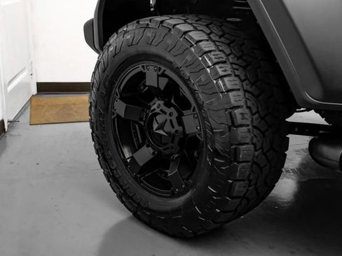 Used 2019 Jeep Wrangler Sport AWD/4WD image 60