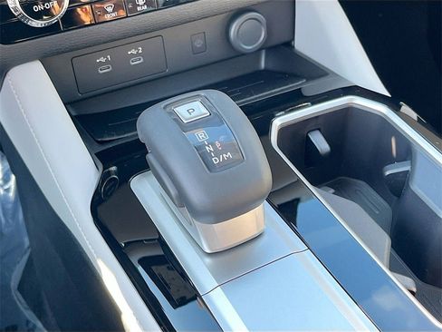 New 2025 Mitsubishi Outlander SE image 17