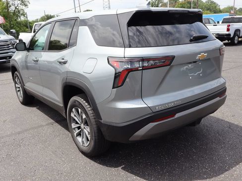 New 2026 Chevrolet Equinox LT w/ Convenience Package II AWD/4WD image 3