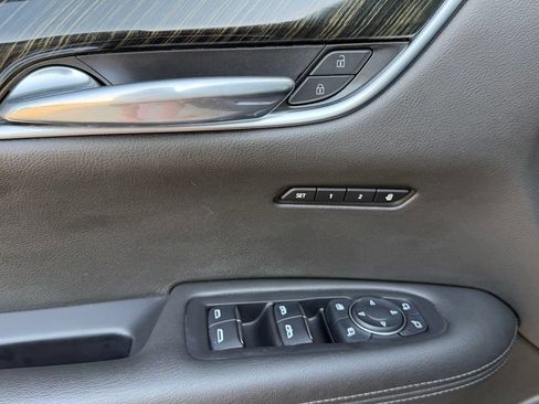 Used 2021 Cadillac XT6 Premium Luxury FWD image 17