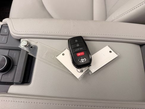 Used 2025 Toyota Grand Highlander AWD image 55