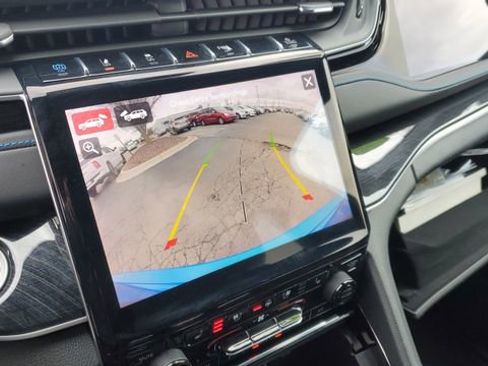Certified 2023 Jeep Grand Cherokee Trailhawk AWD/4WD image 20