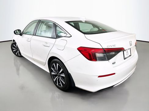 Used 2023 Honda Civic EX image 5