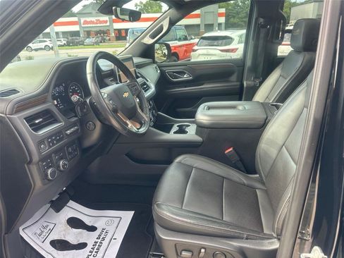 Used 2021 Chevrolet Suburban High Country w/ Premium Package AWD/4WD image 28