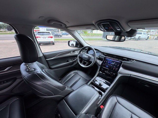 Used 2023 Jeep Grand Cherokee L Limited AWD/4WD image 25