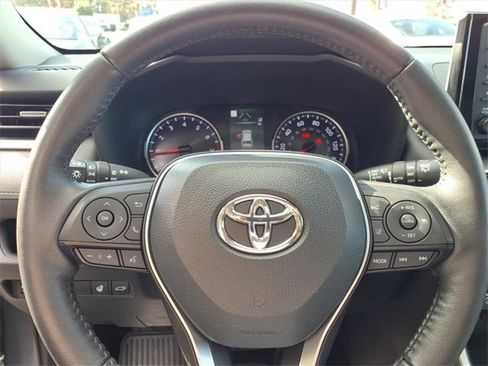 Used 2022 Toyota RAV4 XLE Premium image 23
