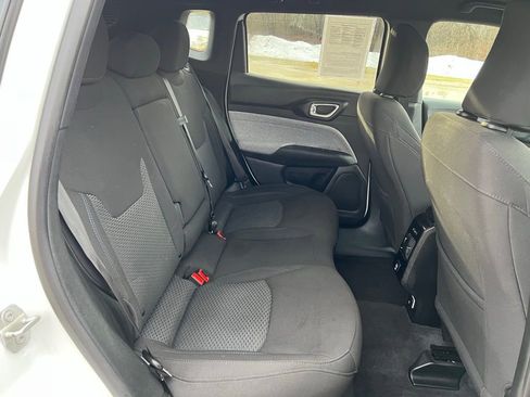 Used 2023 Jeep Compass Sport image 13