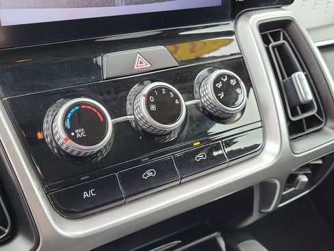 Used 2021 Kia Sorento LX image 28