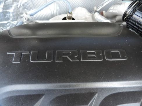 Used 2024 Chevrolet Trax ACTIV w/ Sunroof Package FWD image 19