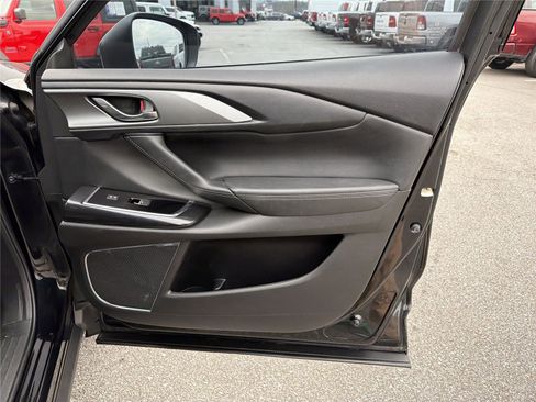 Used 2018 MAZDA CX-9 Touring w/ Touring Premium Package image 15