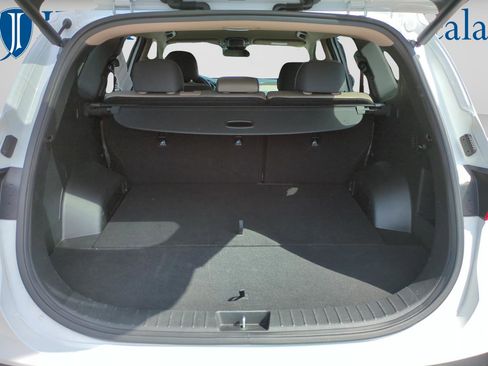 Certified 2023 Hyundai Santa Fe SEL FWD image 9