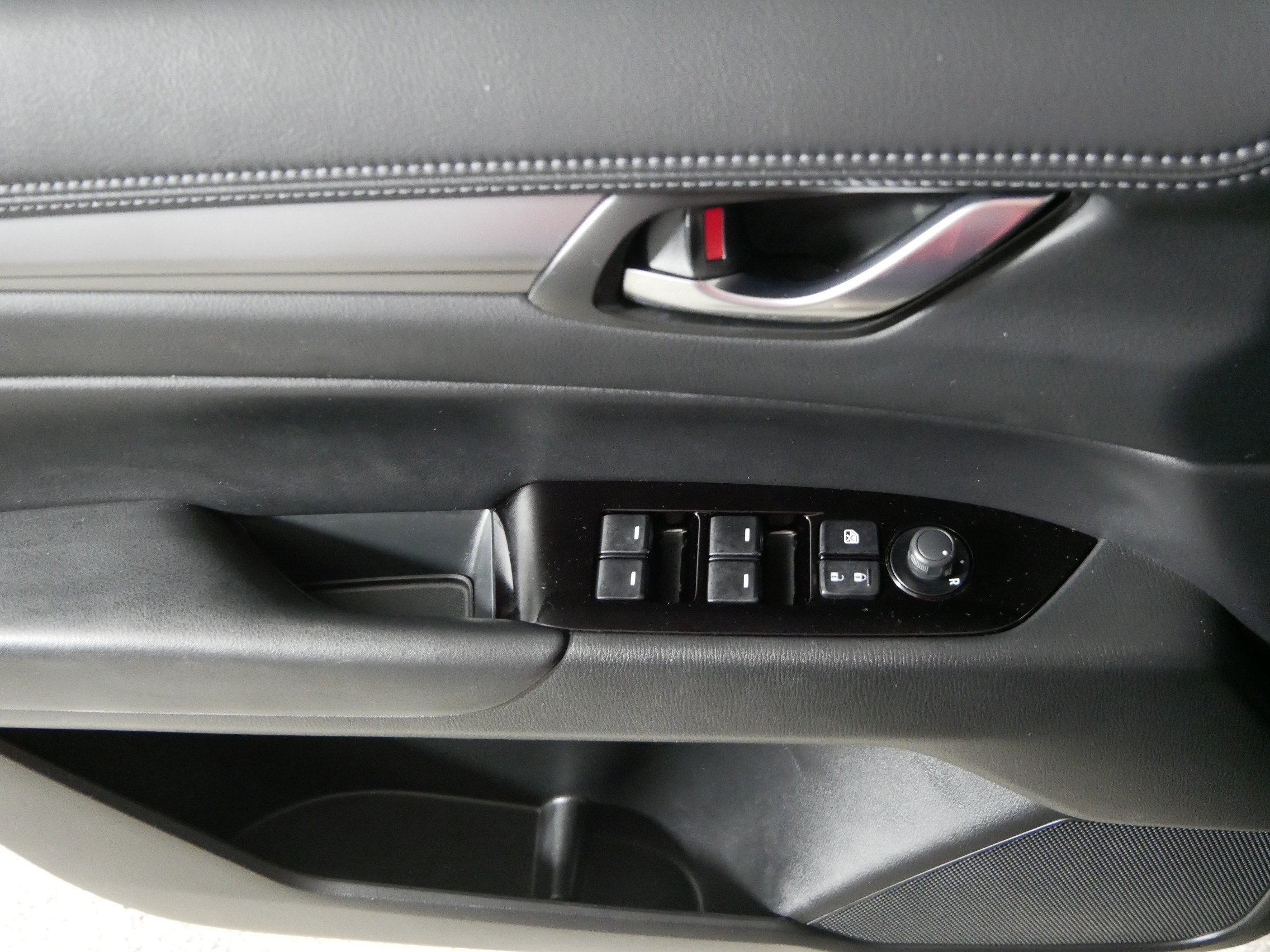 Used 2025 MAZDA CX-5 AWD 2.5 S w/ Preferred Package image 19