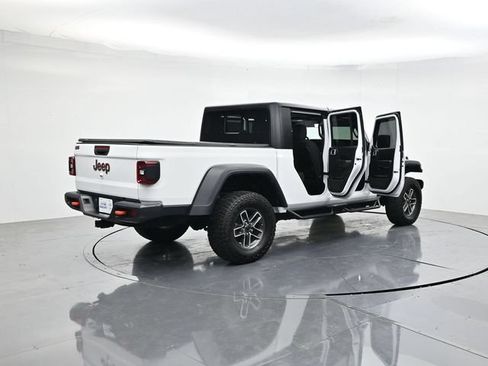 Used 2024 Jeep Gladiator Mojave w/ Technology Group AWD/4WD image 39