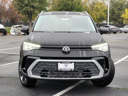 New 2026 Volkswagen Taos SE AWD/4WD image 2