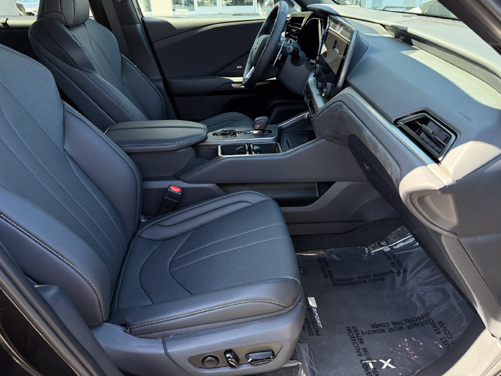 Used 2026 Lexus TX 500h AWD w/ Technology Package image 16