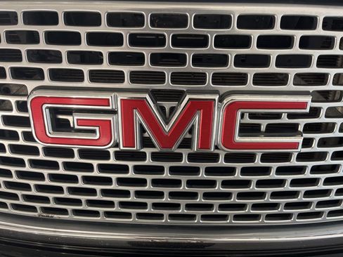 Used 2016 GMC Yukon Denali w/ Open Road Package AWD/4WD image 37