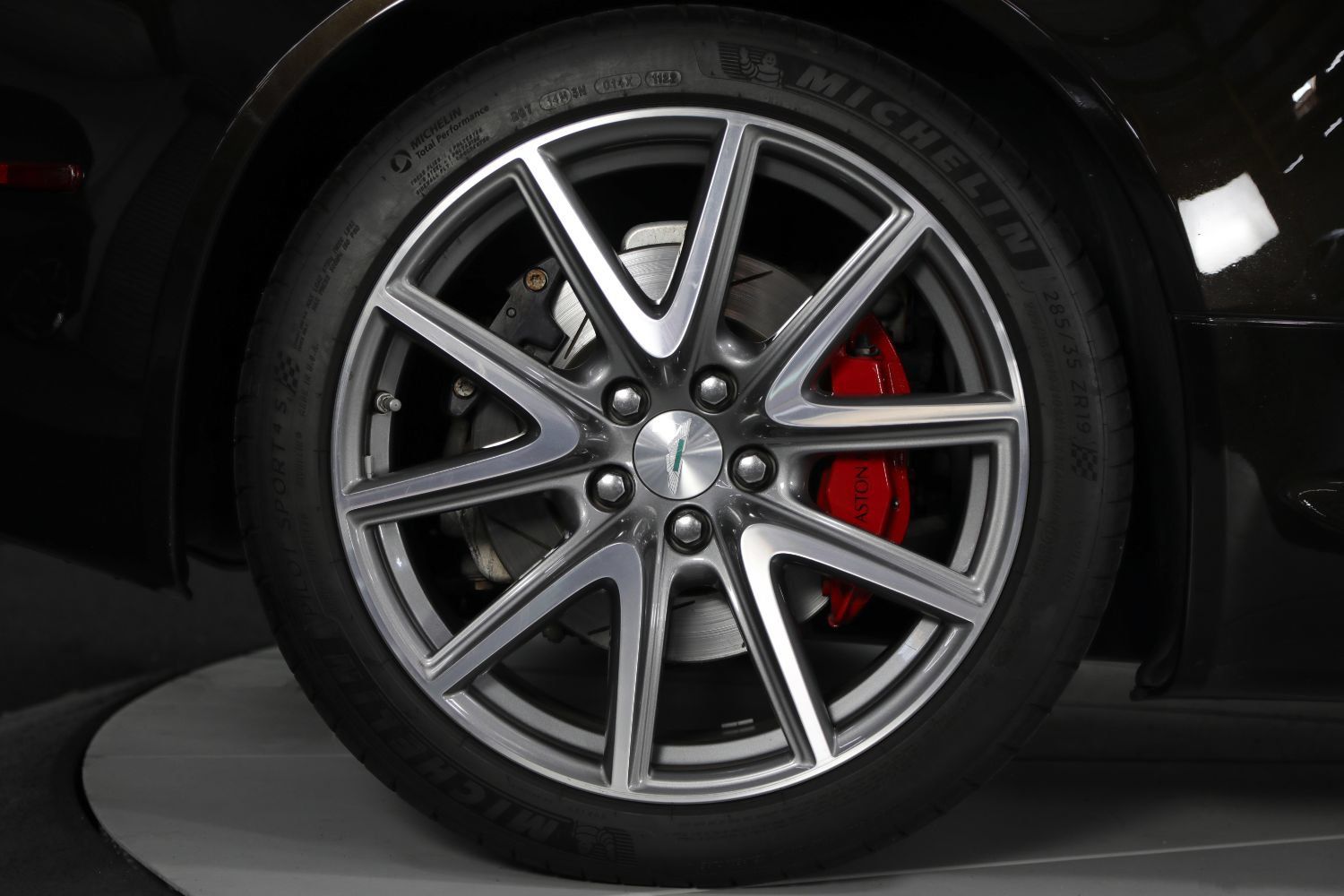 Used 2012 Aston Martin V8 Vantage N420 RWD image 27