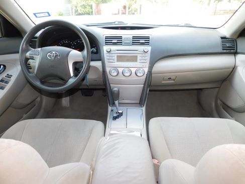 Used 2010 Toyota Camry image 20