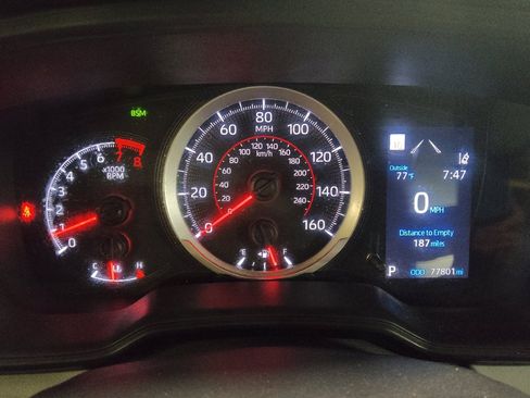 Used 2022 Toyota Corolla SE w/ SE Premium Package FWD image 23