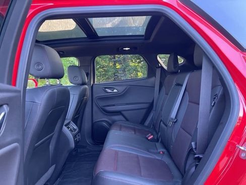 Used 2019 Chevrolet Blazer RS w/ Sun and Wheels Package FWD image 6