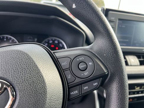 Used 2022 Toyota RAV4 XLE image 20