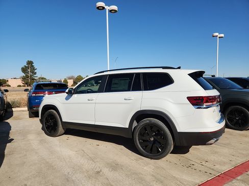 New 2026 Volkswagen Atlas SE image 4