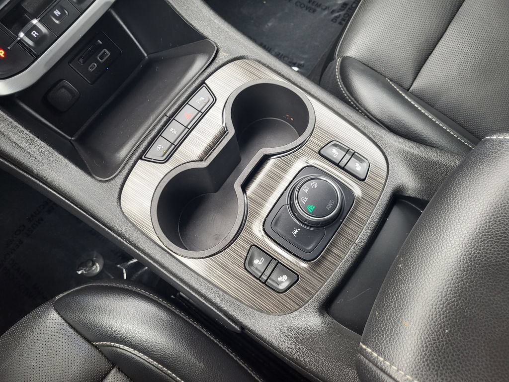 Used 2023 GMC Acadia SLT AWD/4WD image 16