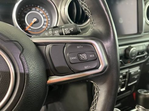Used 2022 Jeep Wrangler Unlimited Sahara w/ Cold Weather Group AWD/4WD image 18