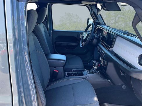 Used 2024 Jeep Wrangler Sport S image 7