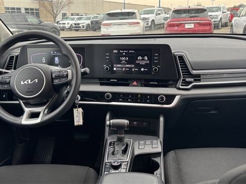 Used 2023 Kia Sportage LX image 16