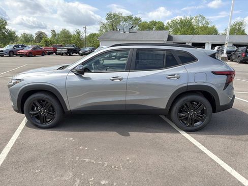 New 2026 Chevrolet Trax ACTIV w/ Sunroof Package FWD image 11