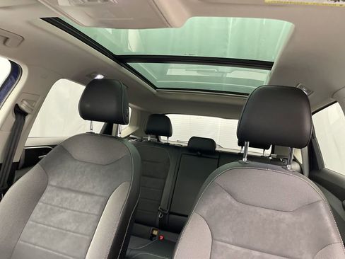 Used 2022 Volkswagen Taos SE image 3