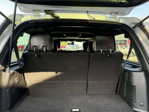 Used 2016 Lincoln Navigator Select AWD/4WD image 14
