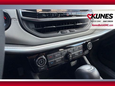 Used 2025 Jeep Compass Limited AWD/4WD image 15