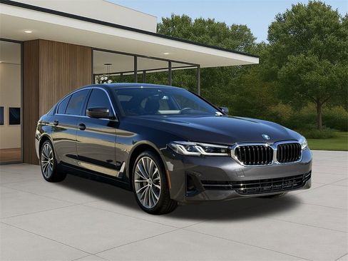 Certified 2023 BMW 530e w/ Convenience Package image 5