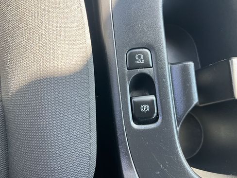 Used 2025 Toyota Corolla LE FWD image 27