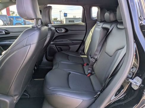 New 2026 Jeep Compass Latitude image 14