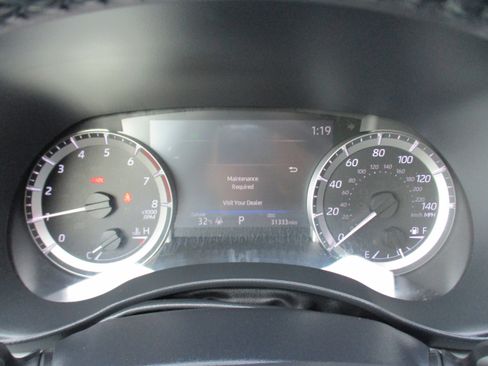 Used 2023 Toyota Highlander LE image 19