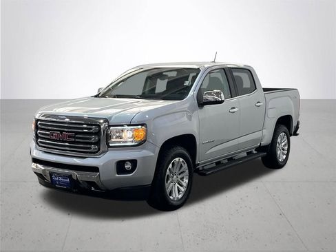 Used 2017 GMC Canyon SLT w/ Driver Alert Package image 2