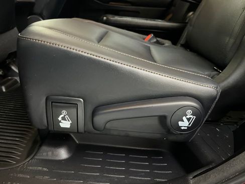 Used 2018 Toyota Highlander Limited Platinum AWD/4WD image 48