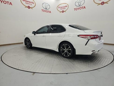 Used 2020 Toyota Camry SE w/ Convenience Package image 6